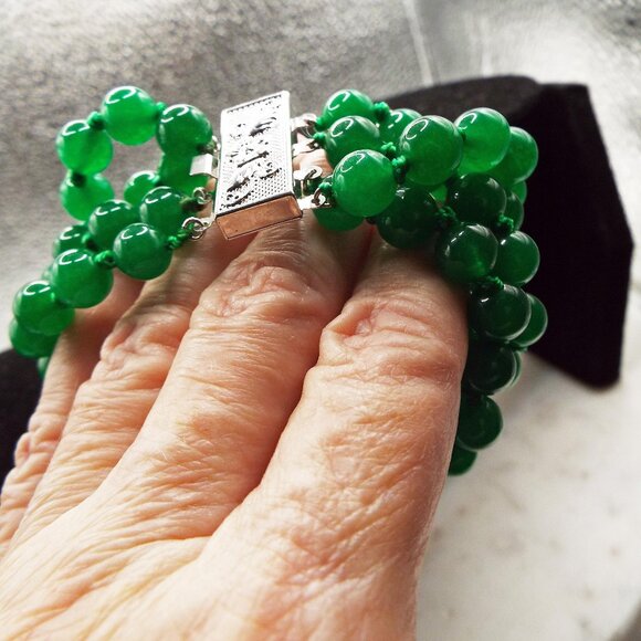 PERFECT CHINESE IMPERIAL JADEITE 4 STRD 8MM KNOTTED STERLING CLASP BRACELET 39 - Picture 4 of 9